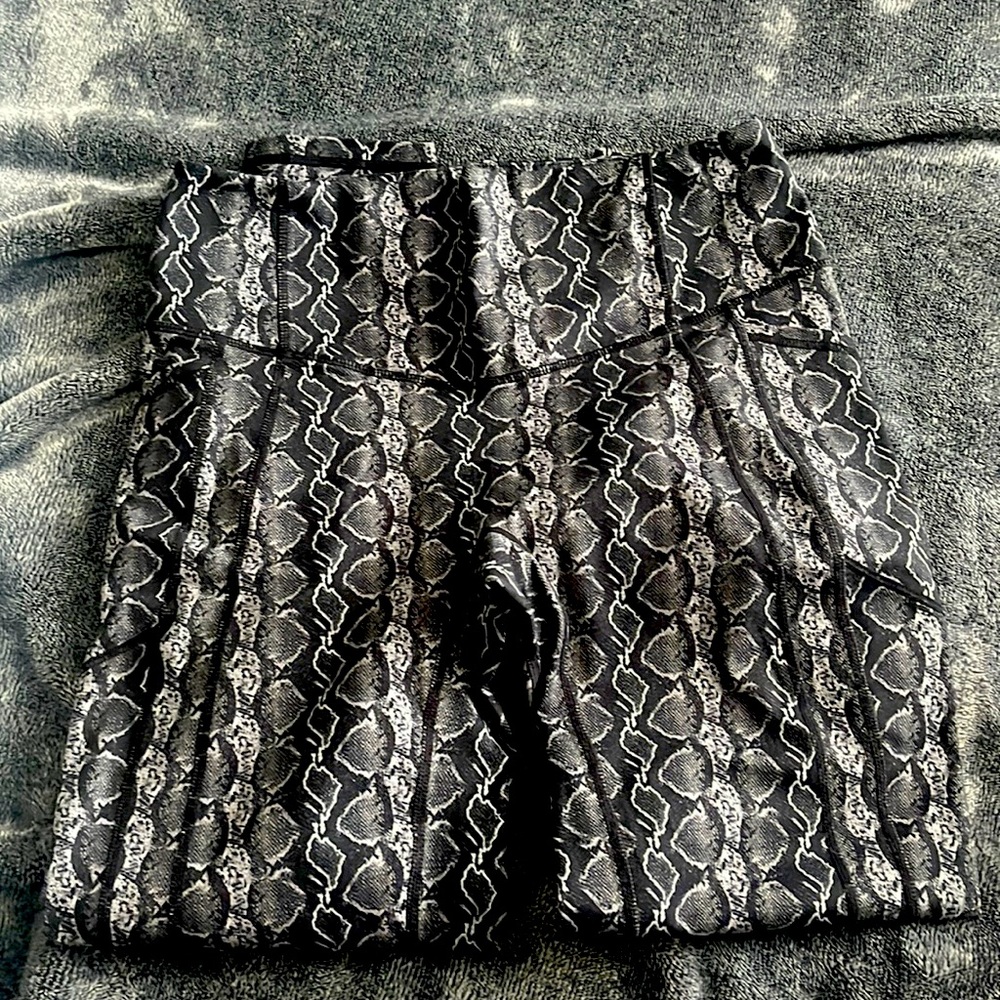 TYC Effortless Heart Booty Black Python Leggings